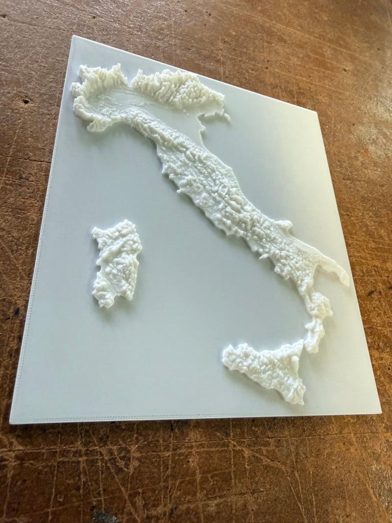 Foto originale della cartina Italia in PLA bianco, completa