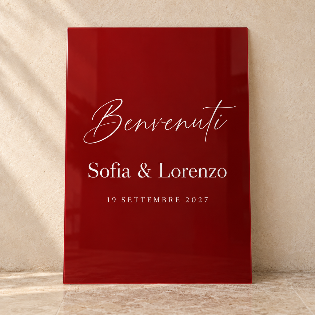 Mockup illustrativo: pannello Rosso rettangolare con scritte adesive personalizzate